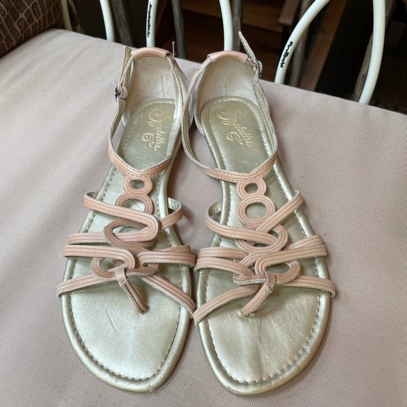 Seychelles Strappy Circle Detail Sandals‎ Gold 8 - Picture 1 of 5